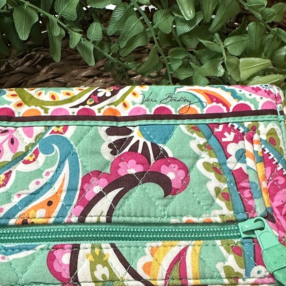 ✳️Vera Bradley Tutti Frutti Turn
Lock Wallet Mint Green Multicolor Paisley - Picture 16 of 16